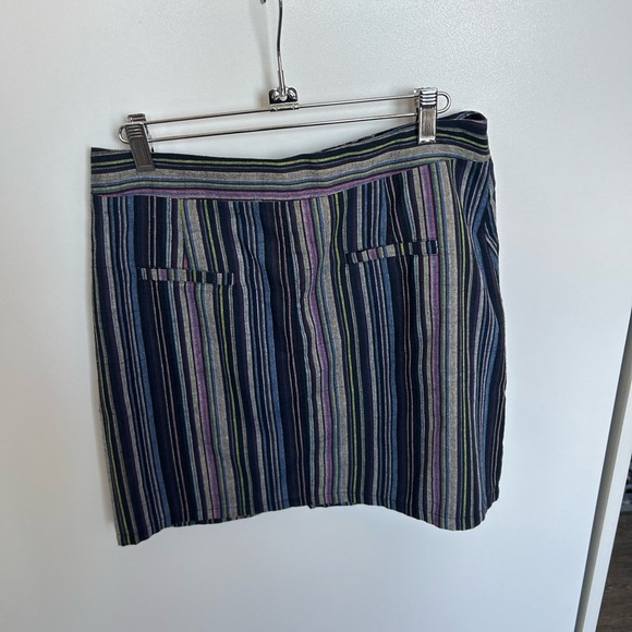 Chic Striped Button-Front Pencil Skirt - Picture 3 of 7